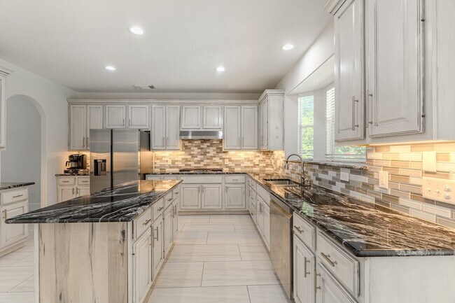 Building Photo - 7 Stickley Ct