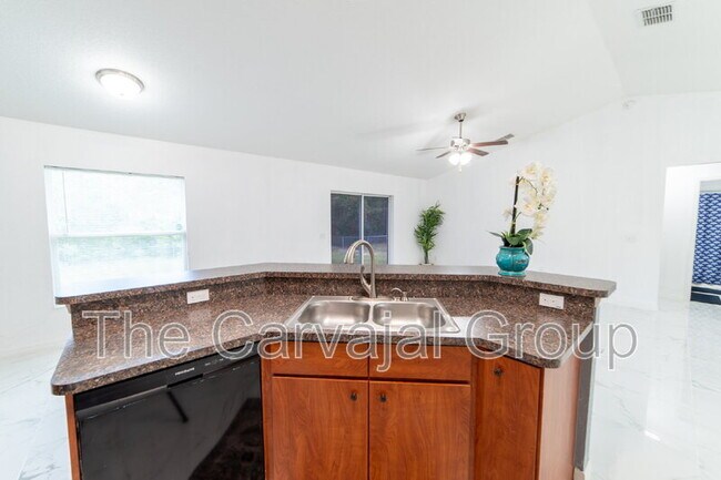 Building Photo - 5107 SW 165th St Rd