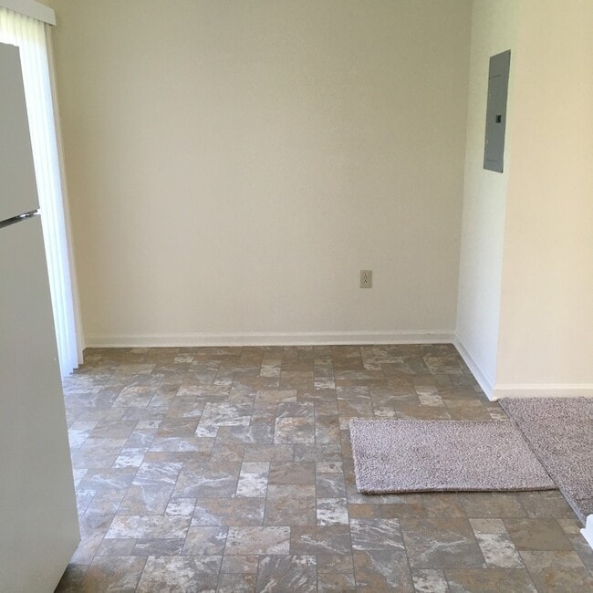 Building Photo - Hammock Ave