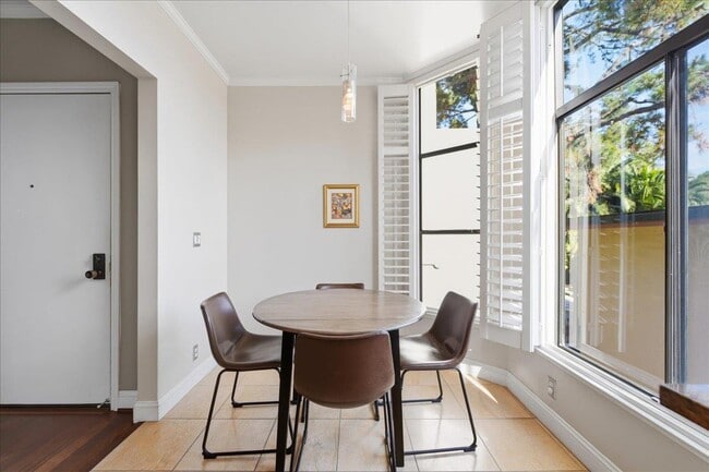 Building Photo - 11 Hayward Ave