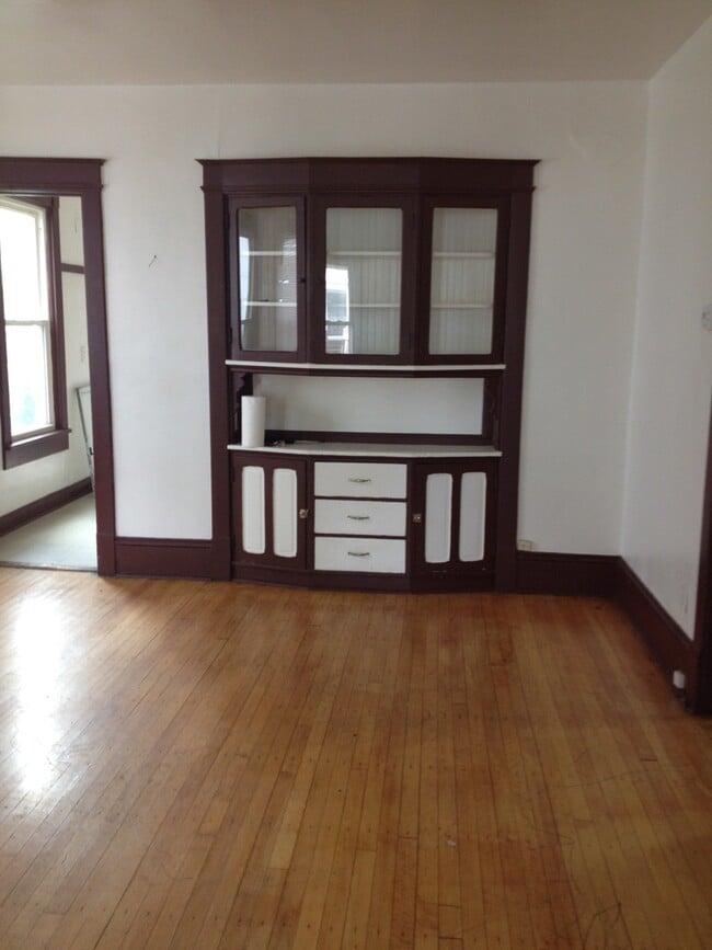 Building Photo - 3167-69 N. Holton St.