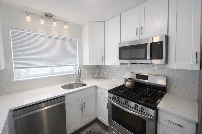 Building Photo - 7116 Clayton Rd