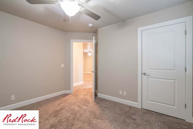 Building Photo - 4 Bedroom Home Near Golf Courses In St. George