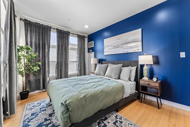 Building Photo - 601 Albany St