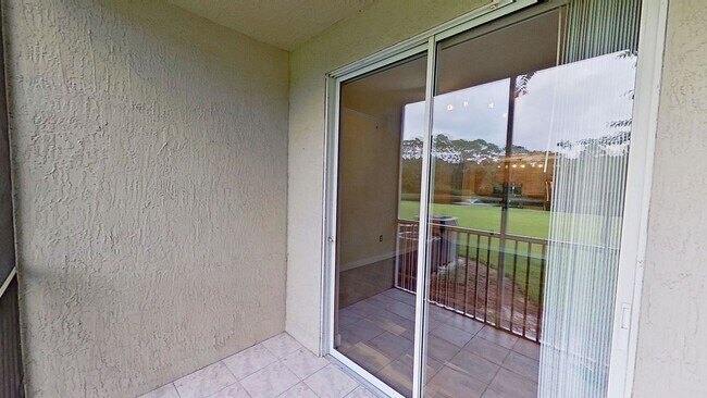 Building Photo - Stunning 2Bedroom Condo at VIlla San Marco!