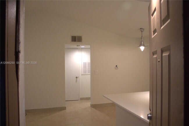 Building Photo - 2826 S University Dr