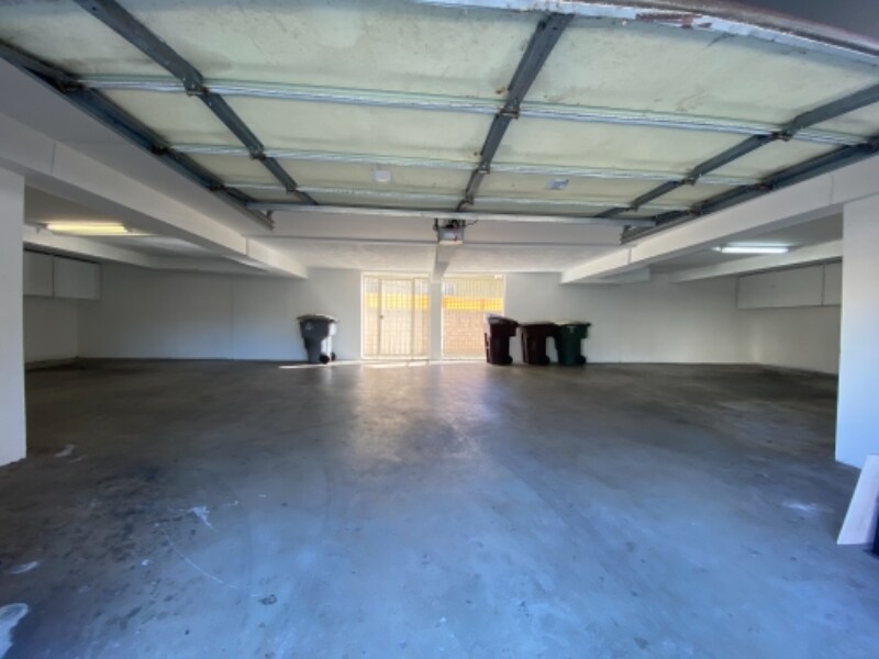 Building Photo - 606 S Everett St
