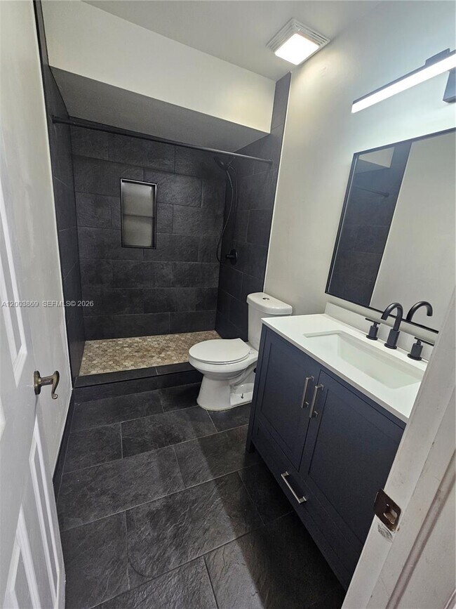 Building Photo - 9846 Hammocks Blvd