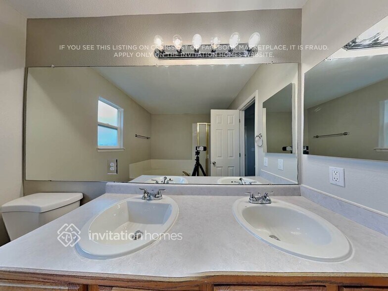 Building Photo - 15979 Rock Crystal Dr