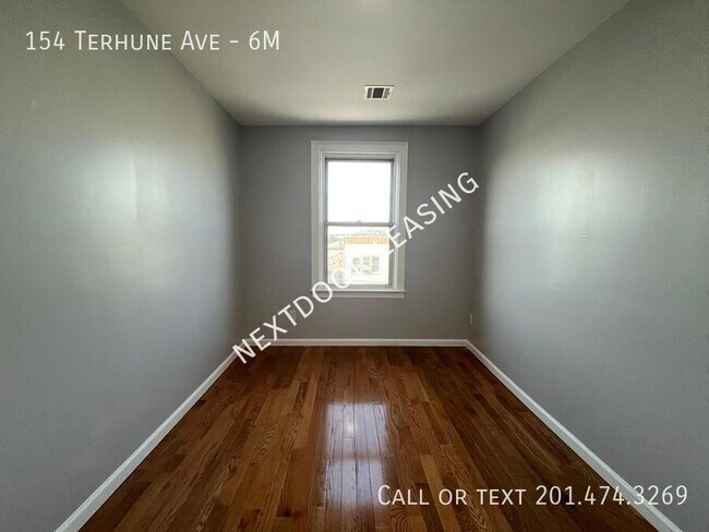 Building Photo - 154 Terhune Ave