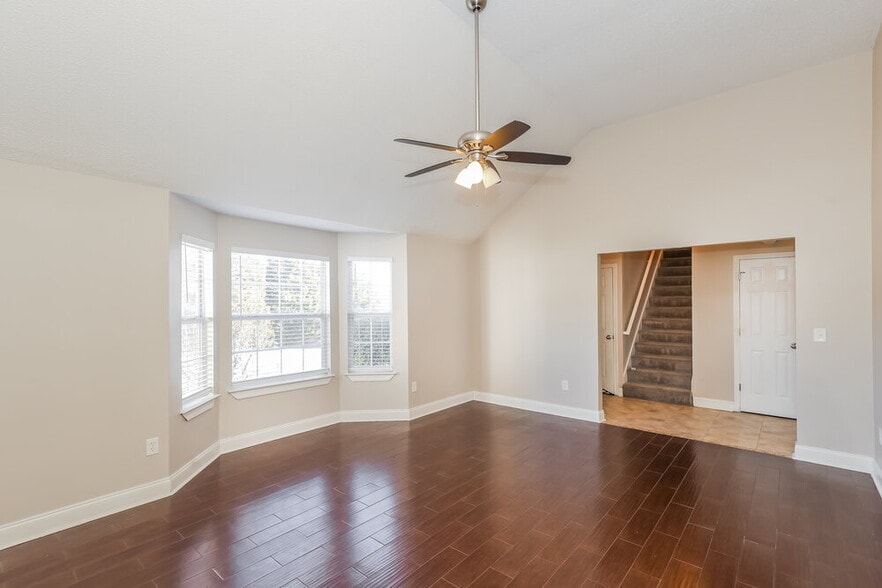 Building Photo - 10635 Misty Meadows Dr