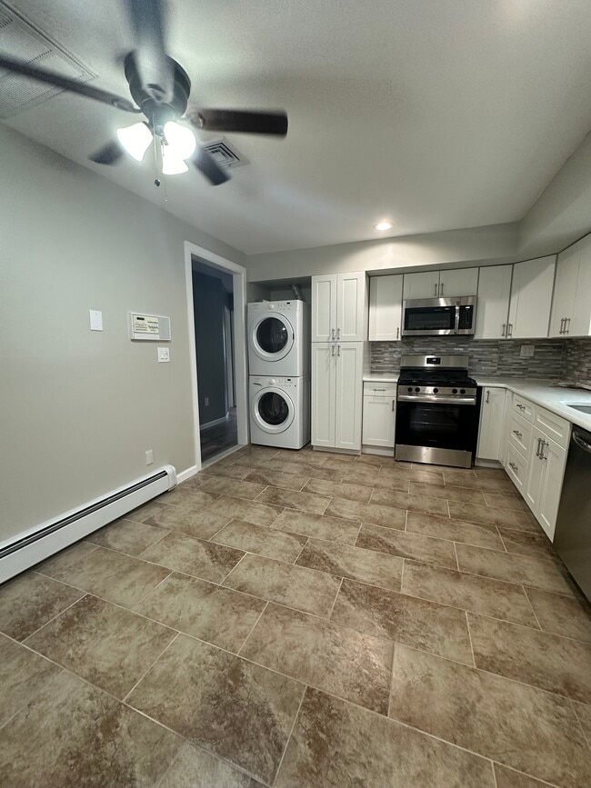 Building Photo - 312 Elverton Ave