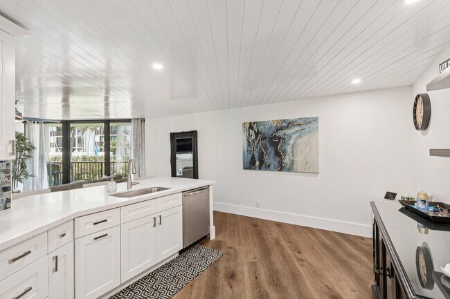 Building Photo - 1301 River Reach Dr