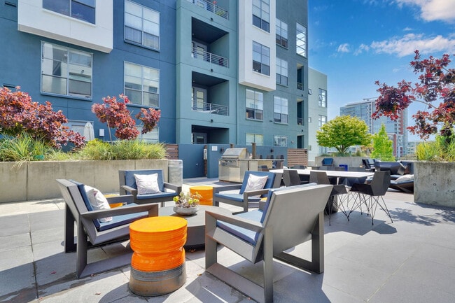 Building Photo - 355 Berry St