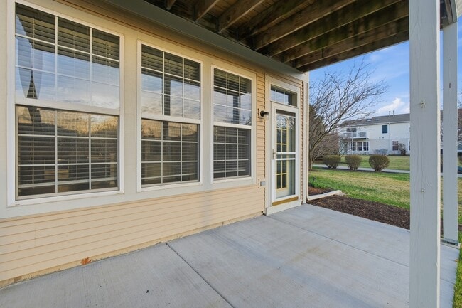 Building Photo - 1586 Millbrook Dr