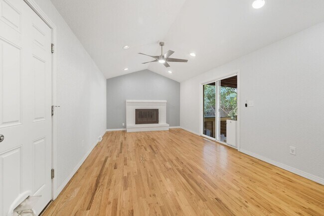 Building Photo - All you want in a home! 5 bed 3 bath ranch...