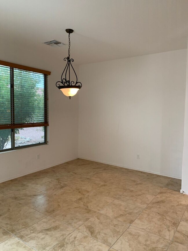 Building Photo - AVAILABLE NOW IN OLD STONE RANCH!!!!