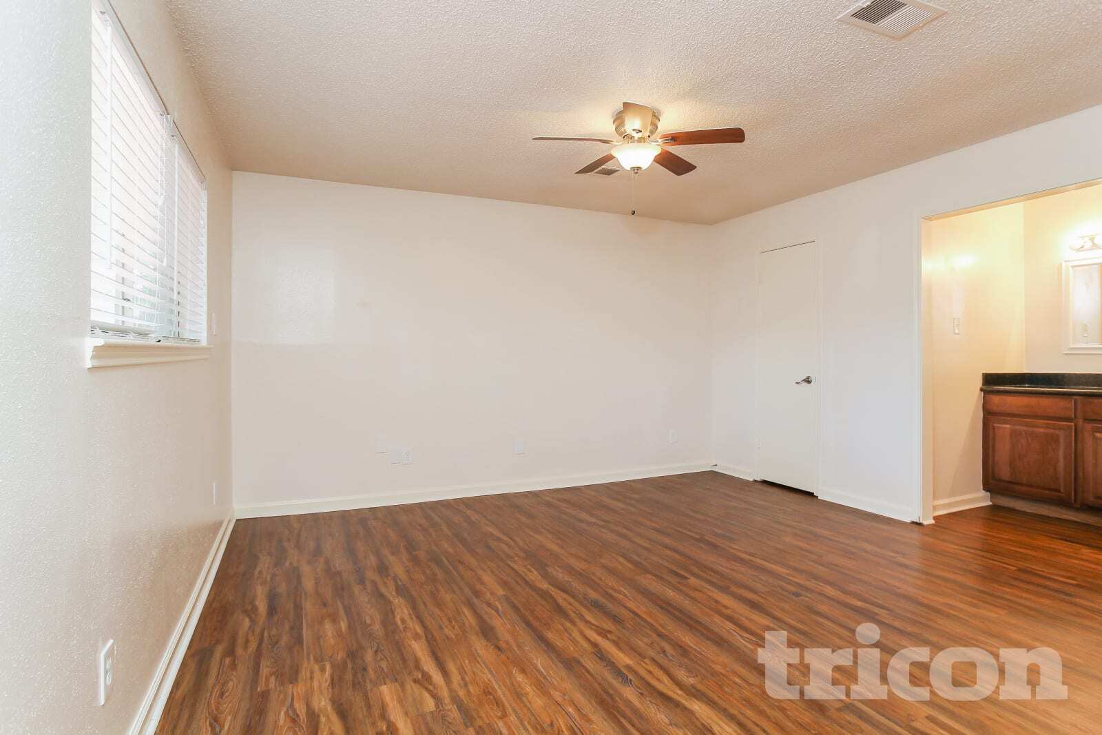 Building Photo - 4926 Algernon Dr