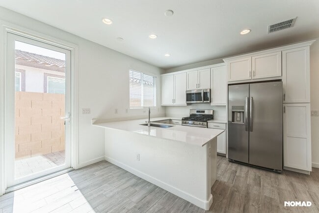 Building Photo - Charming 1BR Condo in San Tan Valley (Util...