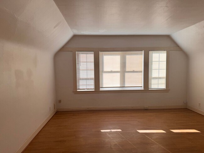 Building Photo - 2722 W Sinto Ave