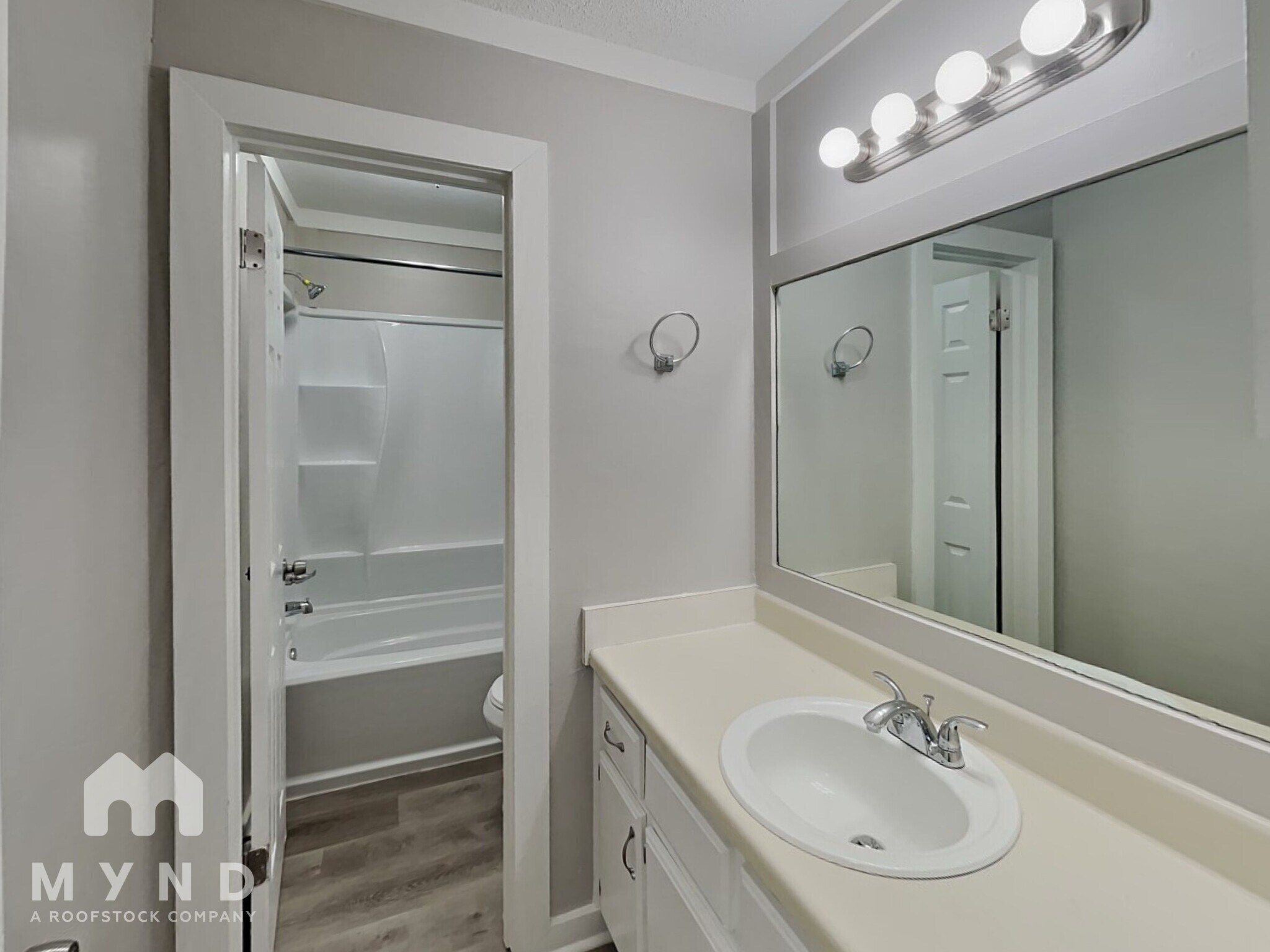 Building Photo - 4574 Summer Creek Cove