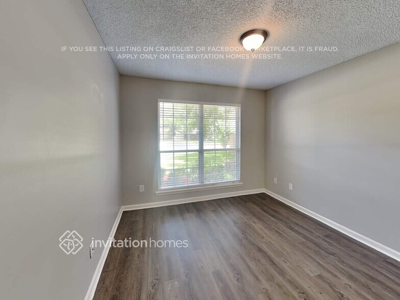 Building Photo - 12015 Stacy Scott Ct