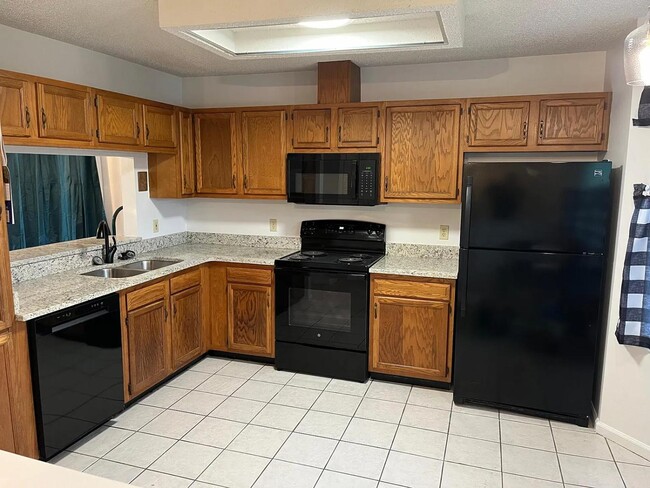 Building Photo - 224 Vista Grande Dr