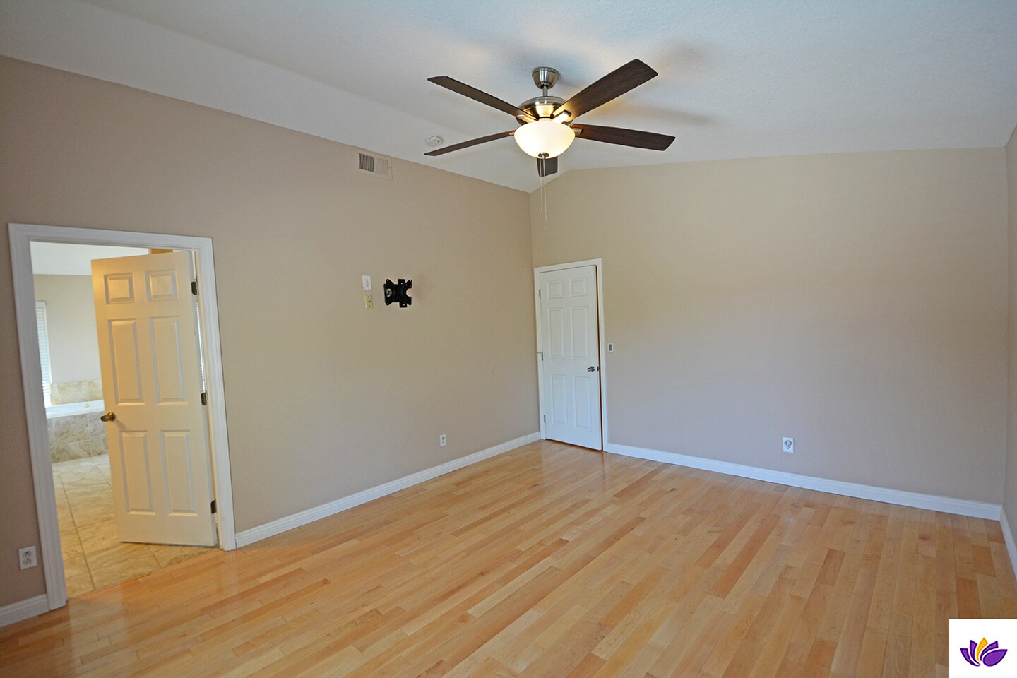 Building Photo - 23935 Ingomar St