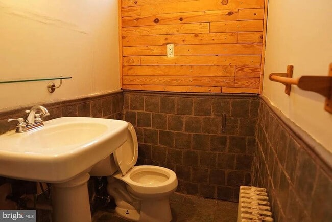 Building Photo - 3265 Salmon St