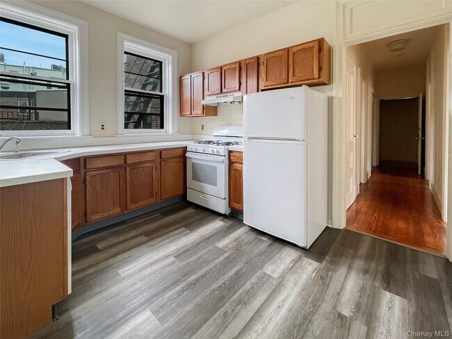 Building Photo - 49 Main St