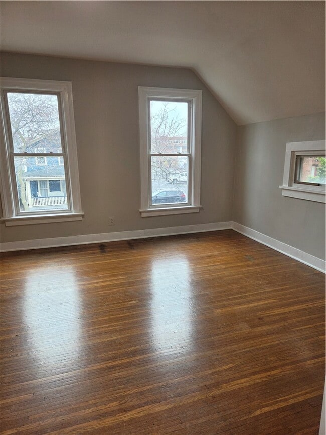 Building Photo - 21 Gardiner Park