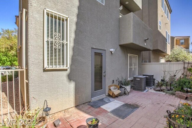 Building Photo - 10563 Longoria Garden St