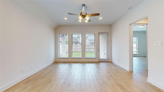 Building Photo - 624 Sand Branch Dr