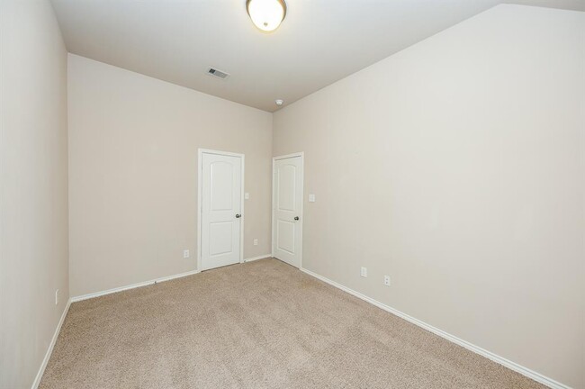 Building Photo - 29011 Davenport Dr