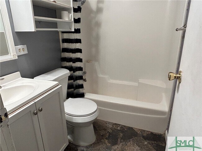 Building Photo - 120 Middleton Dr