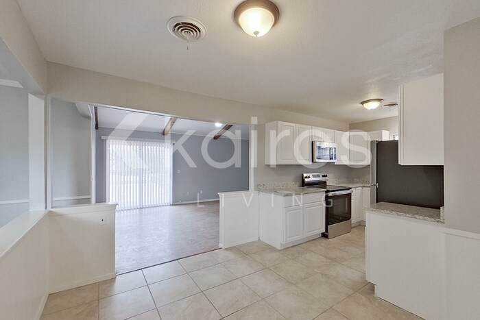 Building Photo - 5146 Susan Dr