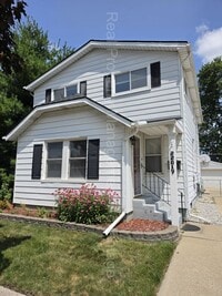 Building Photo - Rare 4-Bedroom Gem in St. Clair Shores - Walkable to the Grosse Pointes!