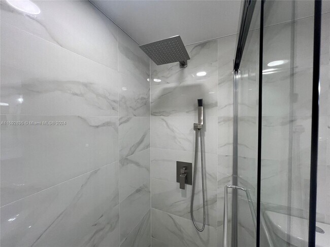 Building Photo - 773 SW 120th Way