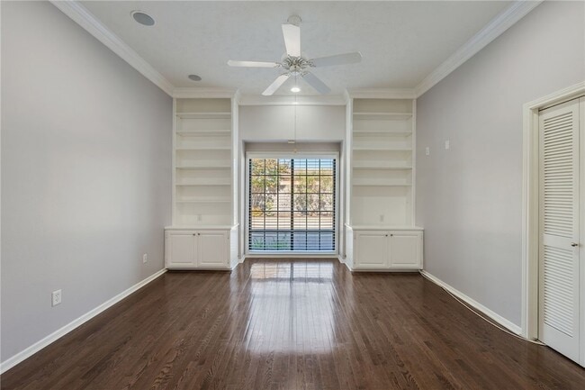 Building Photo - 1205 Brook Hollow Dr