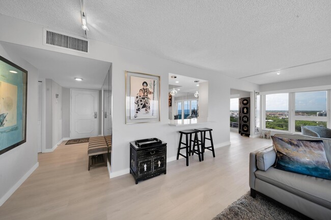 Building Photo - 2066 N Ocean Blvd