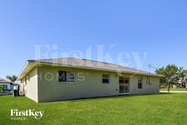 Building Photo - 3923 E Gator Cir