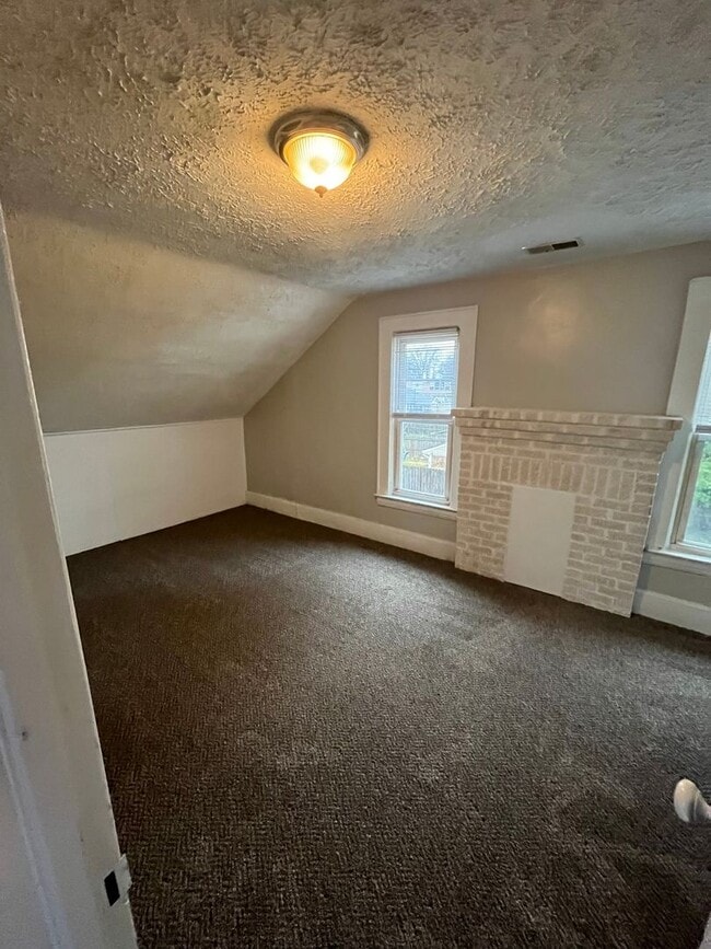 Building Photo - Spacious 3-Bedroom Home with Basement – Available NOW! – $1400/month