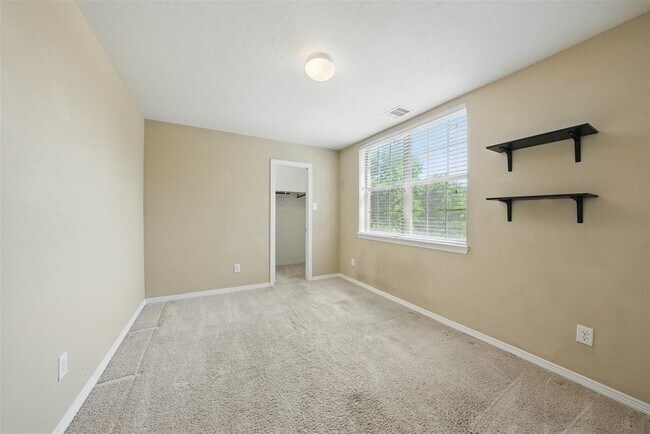 Building Photo - 27154 Harvest Pointe Ln