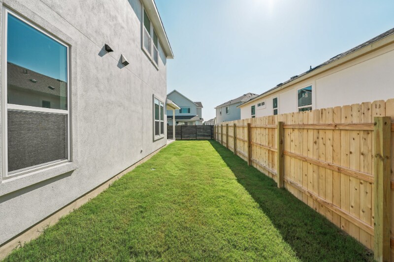 Building Photo - 1112 Yaupon Holly Dr