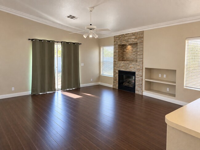 Building Photo - 5105 W Foggia Ave