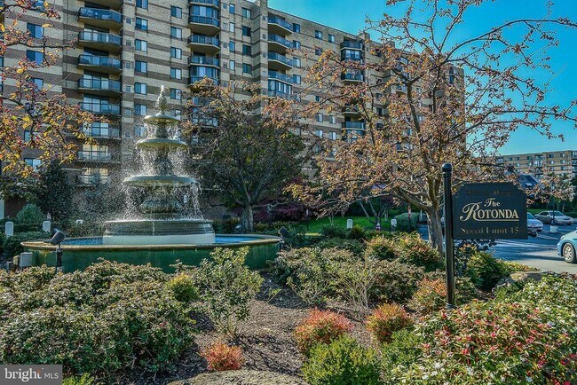 Building Photo - 8370 Greensboro Dr