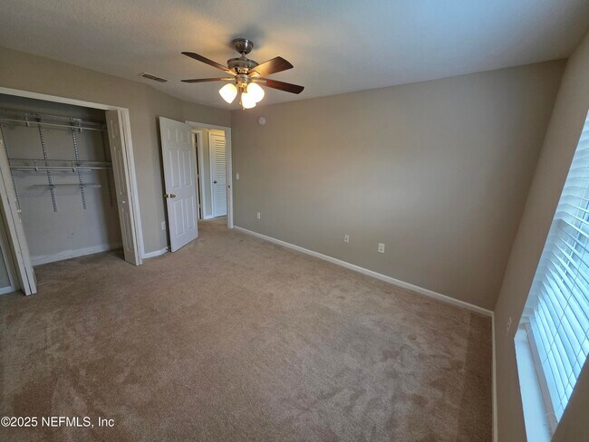 Building Photo - 440 S Aberdeenshire Dr