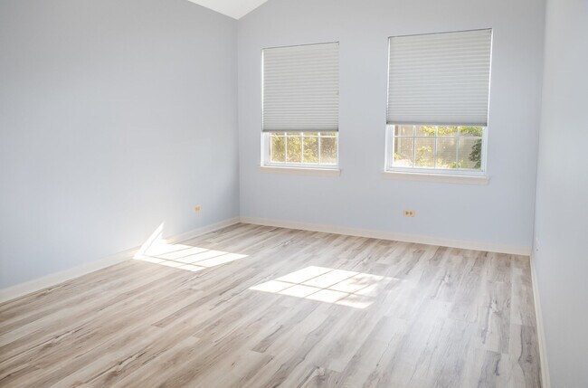 Building Photo - 3083 Anton Dr