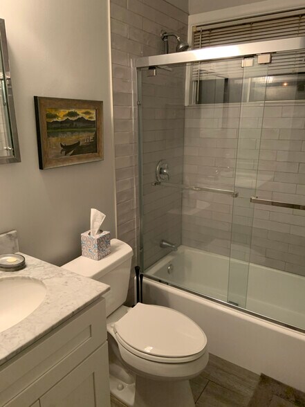 Building Photo - 10400 Farnham Dr