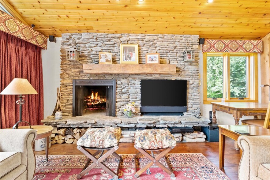 Building Photo - 682 Ski Valley Rd